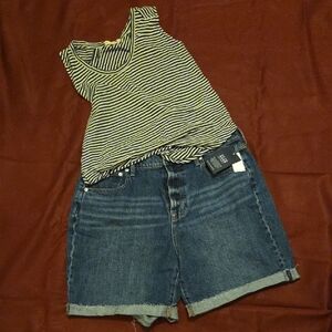 GAP Cut Hem Denim Mom Shorts